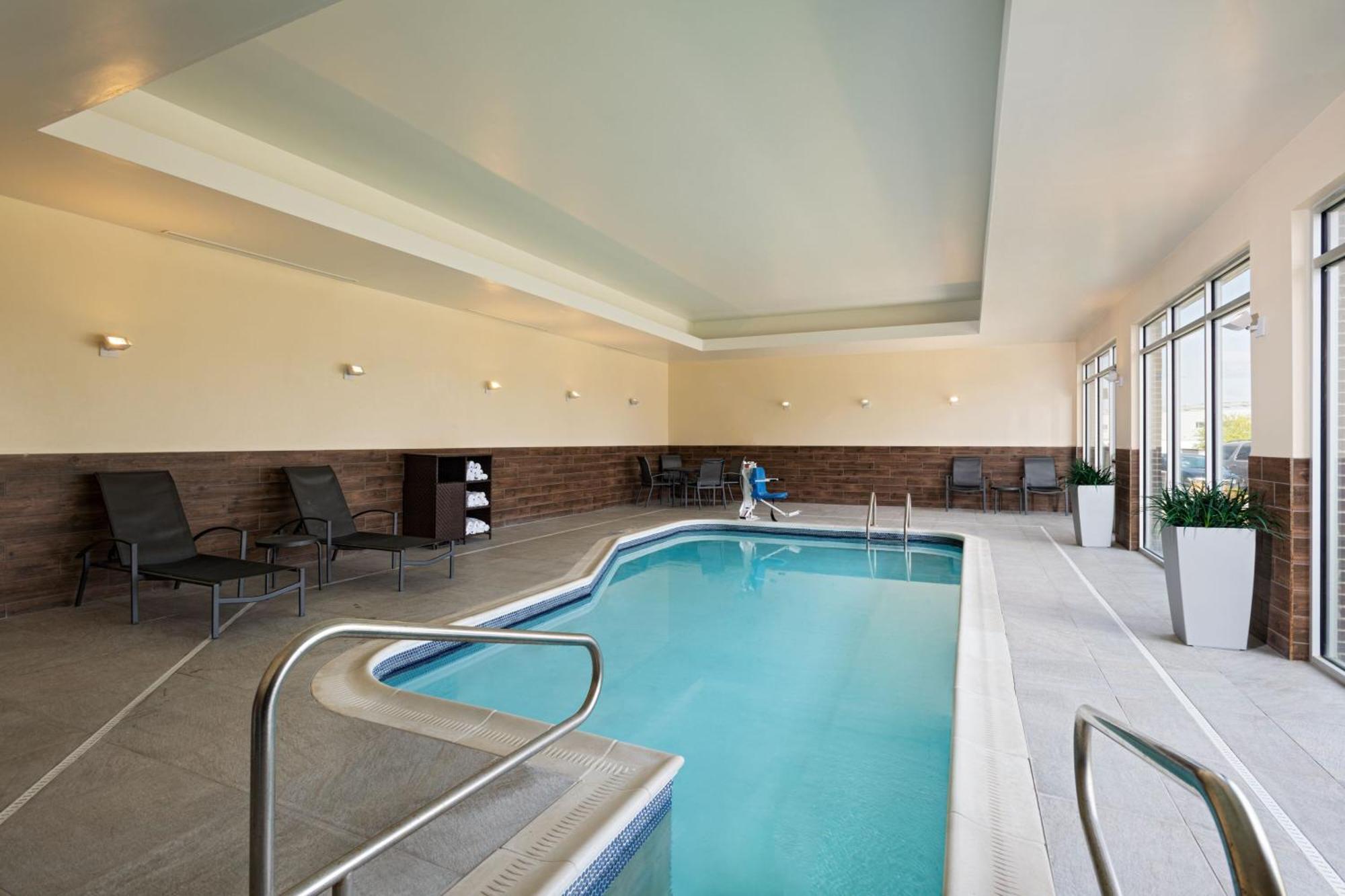 Fairfield Inn & Suites By Marriott Lincoln Airport Extérieur photo