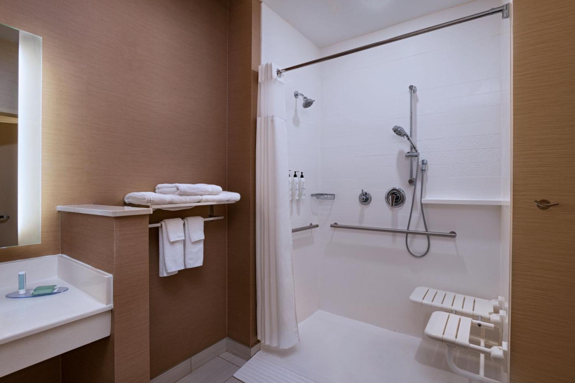 Fairfield Inn & Suites By Marriott Lincoln Airport Extérieur photo