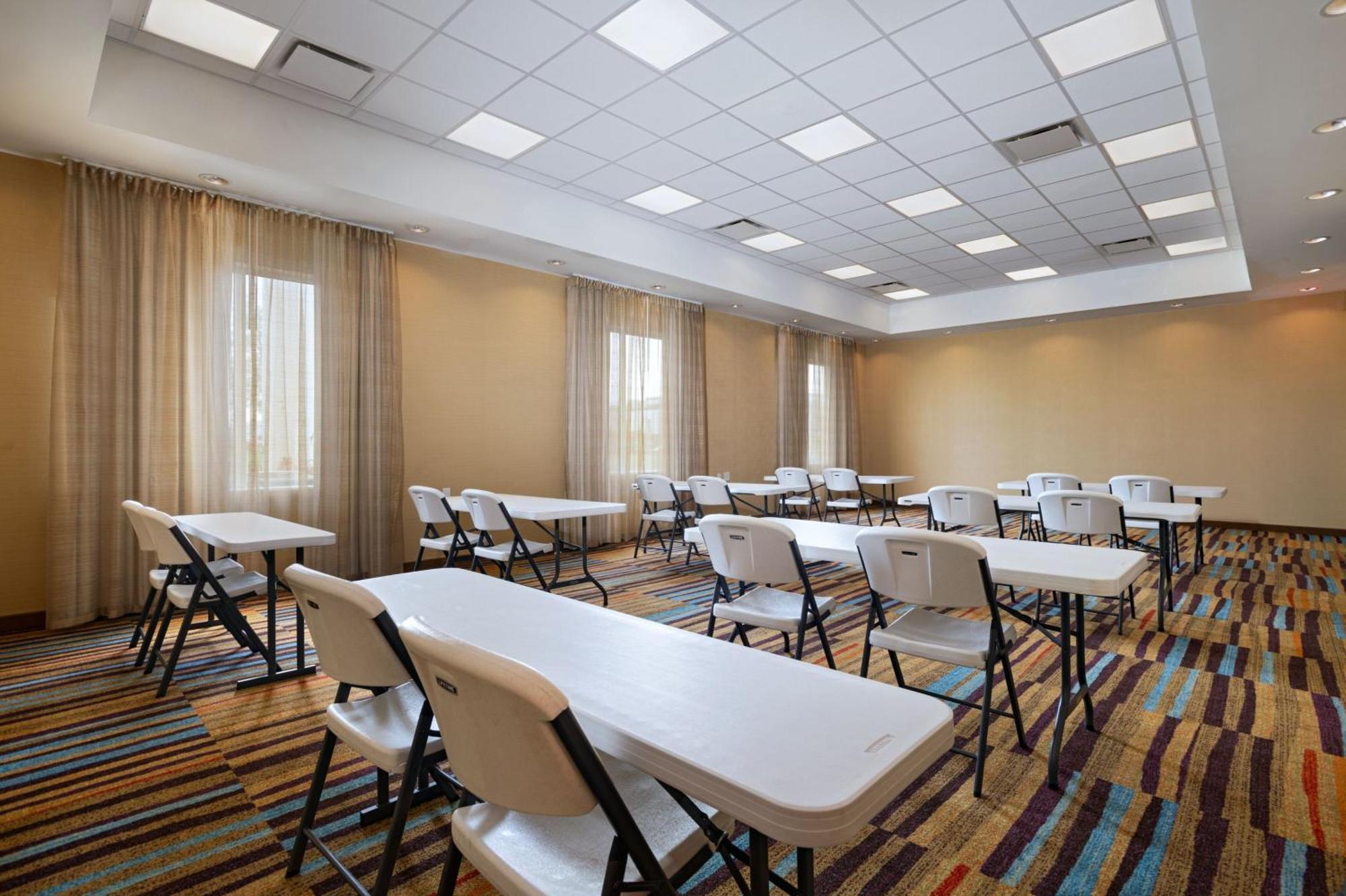 Fairfield Inn & Suites By Marriott Lincoln Airport Extérieur photo