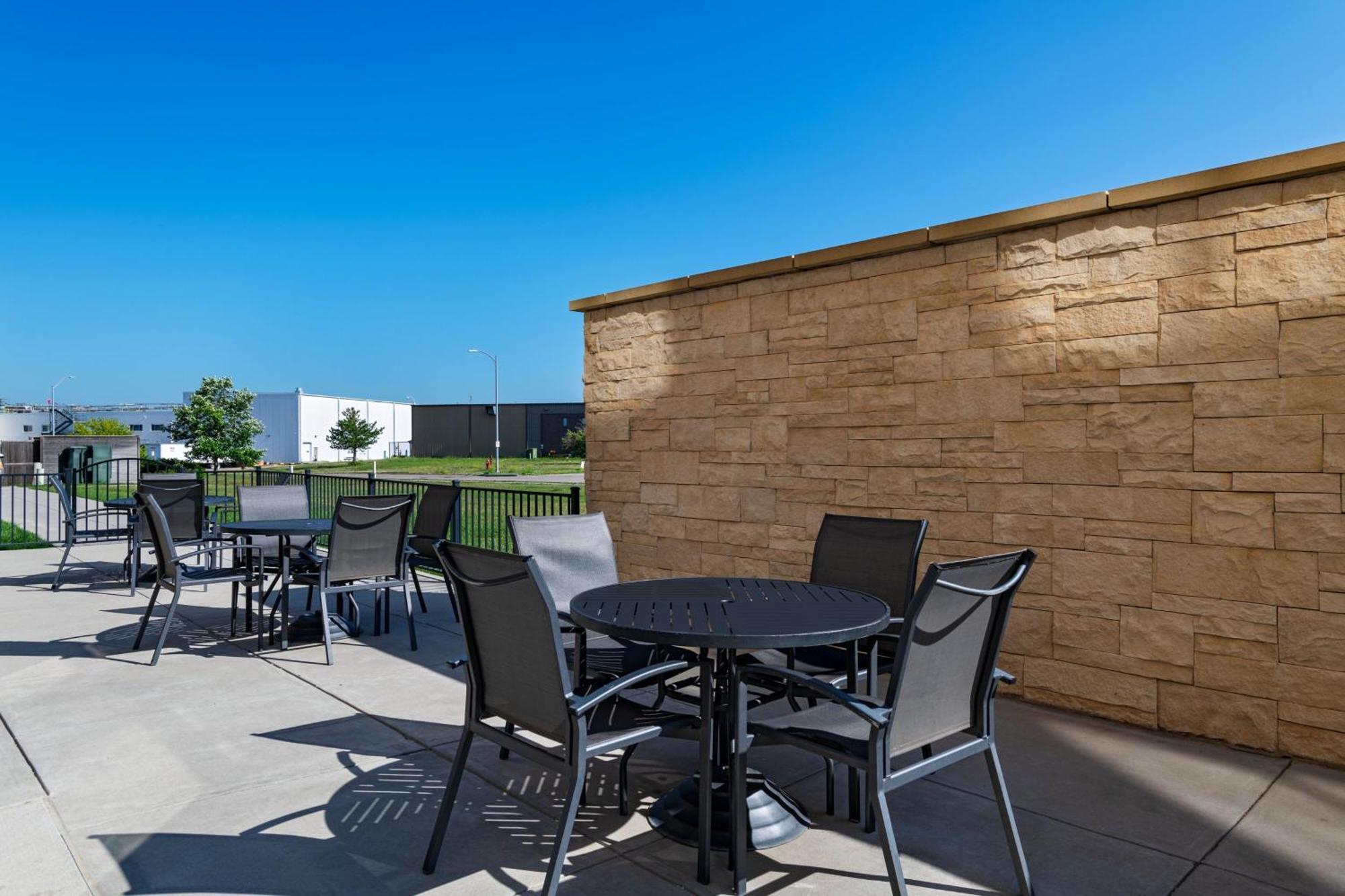 Fairfield Inn & Suites By Marriott Lincoln Airport Extérieur photo